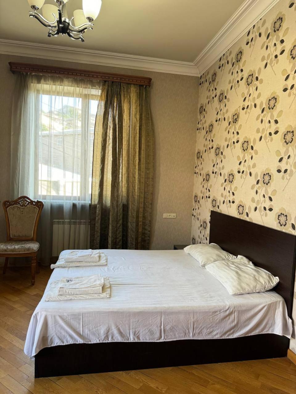 Centre Hotel-Hostel יירבאן מראה חיצוני תמונה