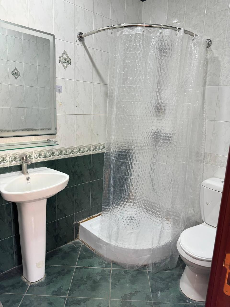 Centre Hotel-Hostel יירבאן מראה חיצוני תמונה