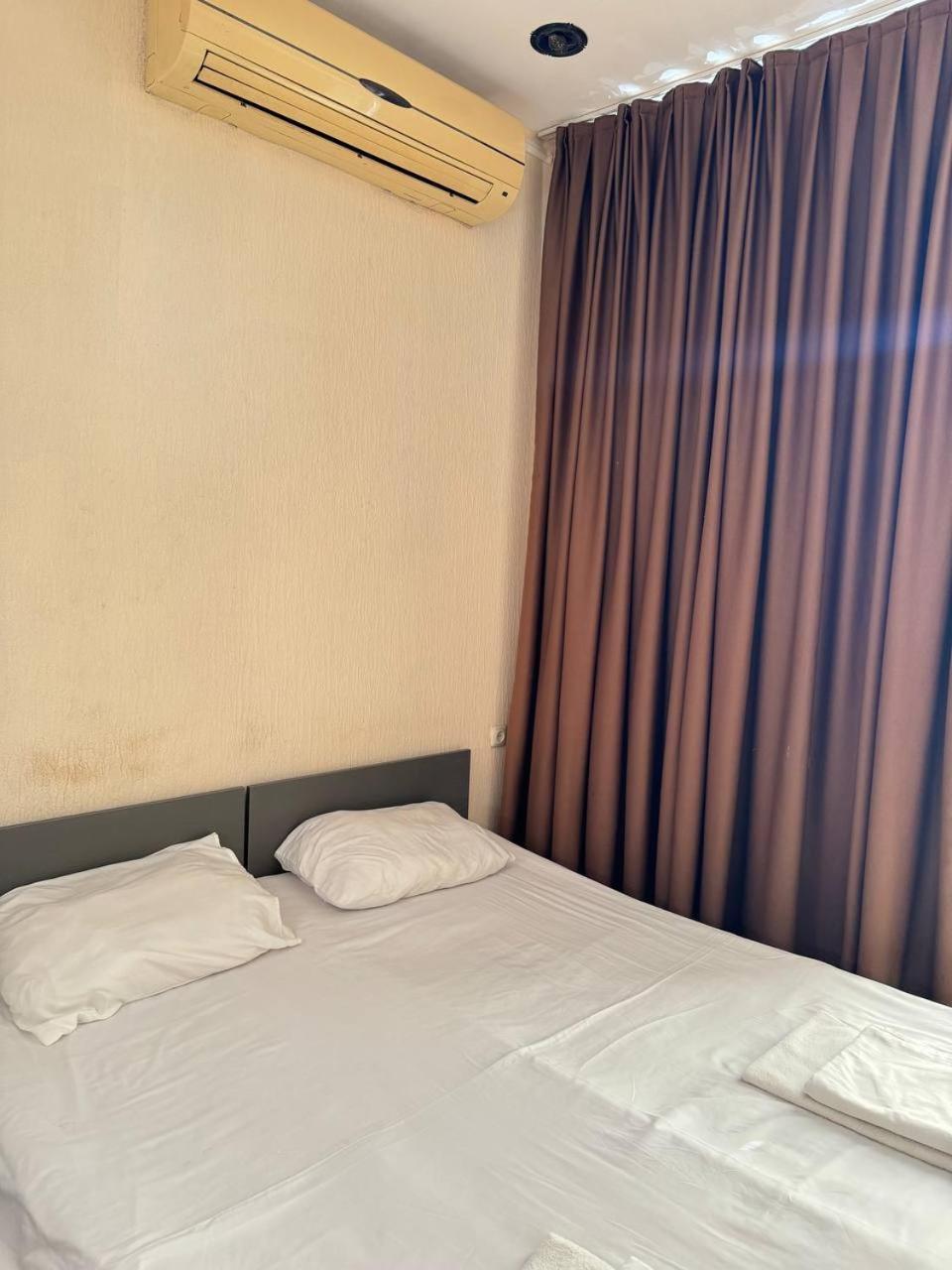 Centre Hotel-Hostel יירבאן מראה חיצוני תמונה