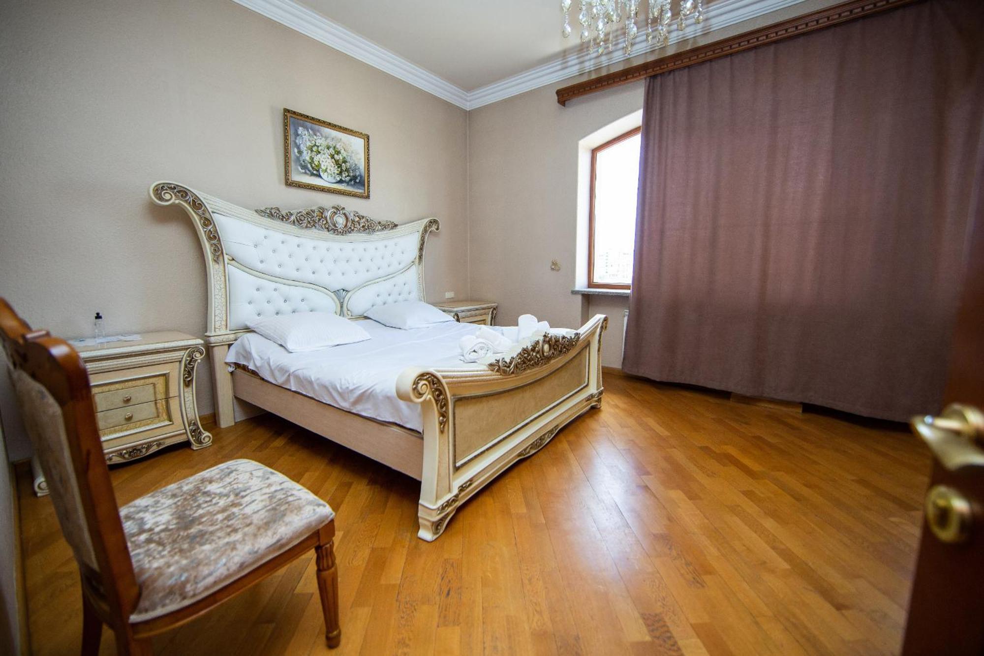 Centre Hotel-Hostel יירבאן מראה חיצוני תמונה