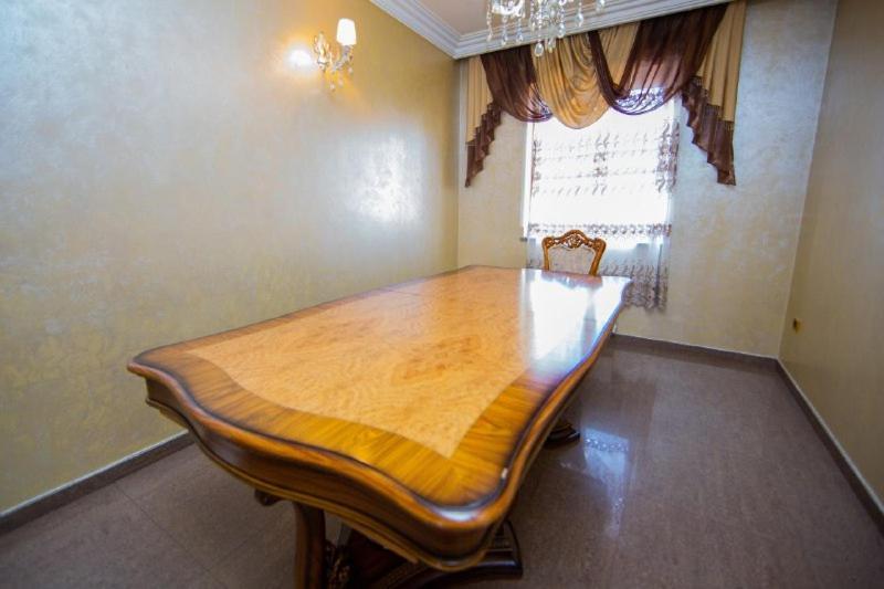 Centre Hotel-Hostel יירבאן מראה חיצוני תמונה