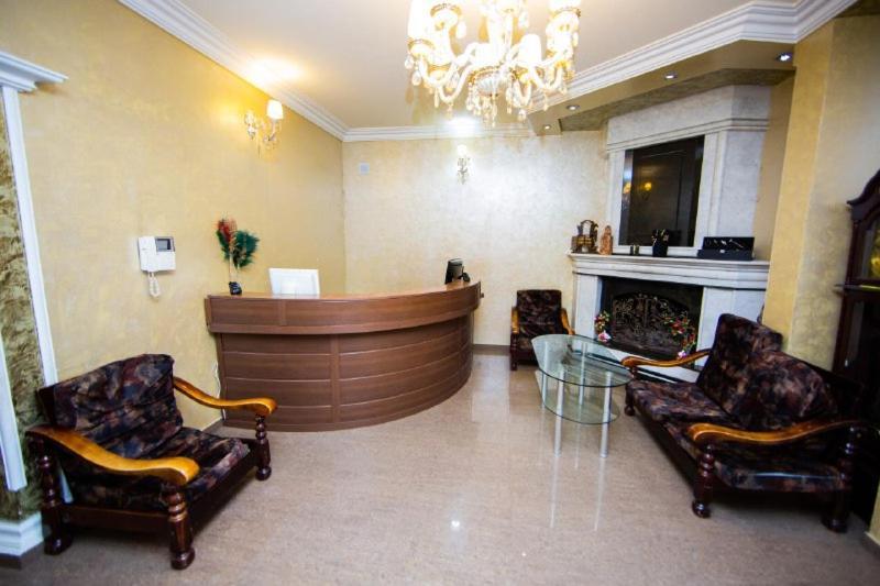 Centre Hotel-Hostel יירבאן מראה חיצוני תמונה