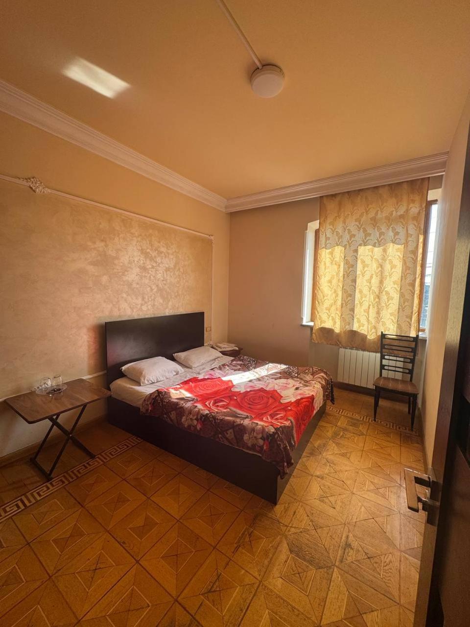 Centre Hotel-Hostel יירבאן מראה חיצוני תמונה